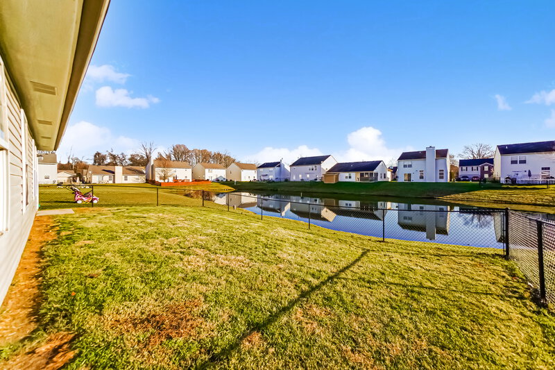 2,460/Mo, 5323 Melbourne Rd Indianapolis, IN 46228 Exterior View