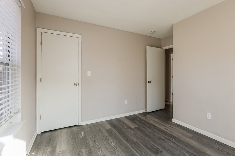 1,815/Mo, 4312 Village Trace Dr Indianapolis, IN 46254 Bedroom View 2