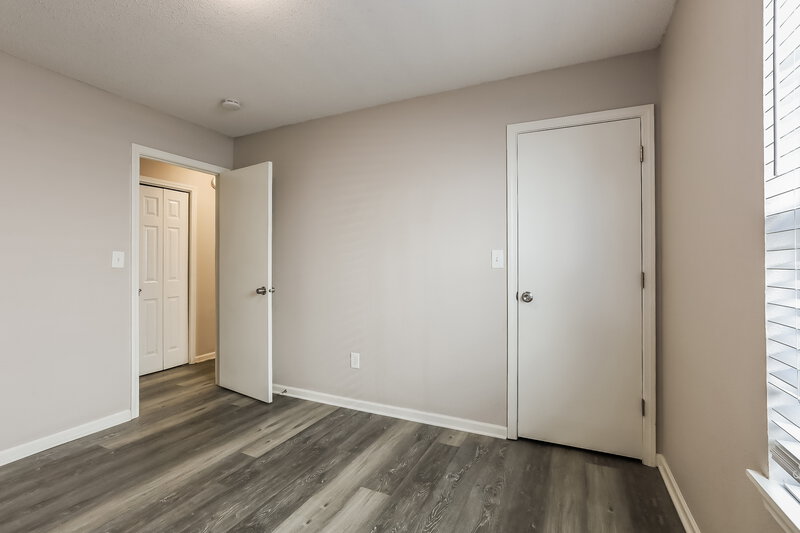 1,815/Mo, 4312 Village Trace Dr Indianapolis, IN 46254 Bedroom View 4