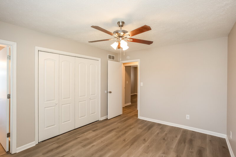 1,865/Mo, 8030 Woodgate Ct Indianapolis, IN 46268 Main Bedroom View 2