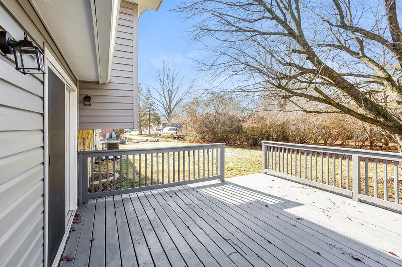1,865/Mo, 8030 Woodgate Ct Indianapolis, IN 46268 Deck View