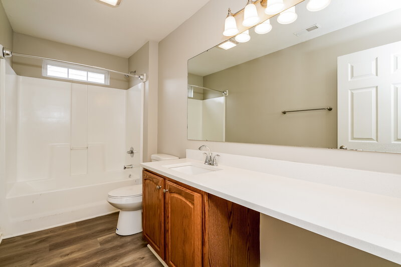 2,505/Mo, 6571 E Daisy Hill Ct Camby, IN 46113 Bathroom View