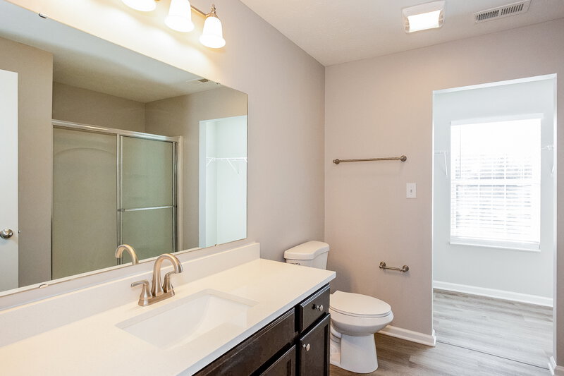 2,125/Mo, 1089 W Jade Dr Fortville, IN 46040 Bathroom View