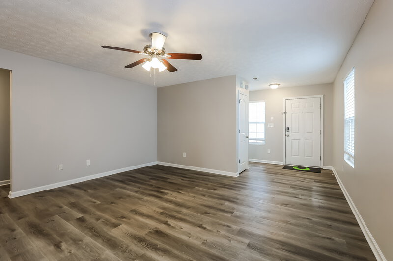 1,582/Mo, 11409 Cuyahoga Dr Indianapolis, IN 46235 Living Room View