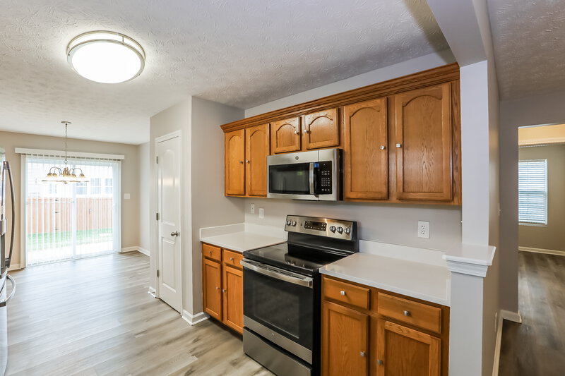 1,582/Mo, 11409 Cuyahoga Dr Indianapolis, IN 46235 Kitchen View