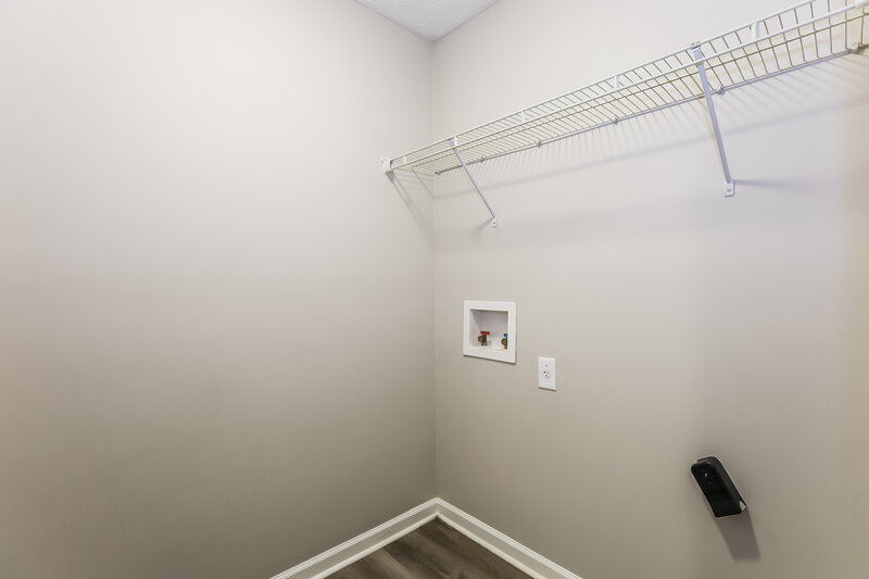 1,582/Mo, 11409 Cuyahoga Dr Indianapolis, IN 46235 Walk In Closet View