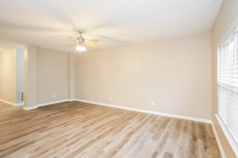 1,830/Mo, 3016 Limber Pine Dr Whiteland, IN 46184 Living Room View