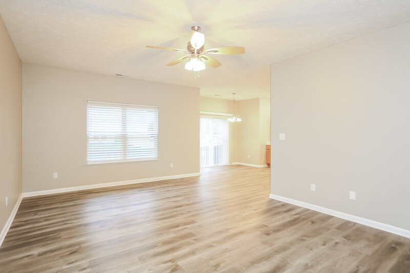 1,830/Mo, 3016 Limber Pine Dr Whiteland, IN 46184 Living Room View 2