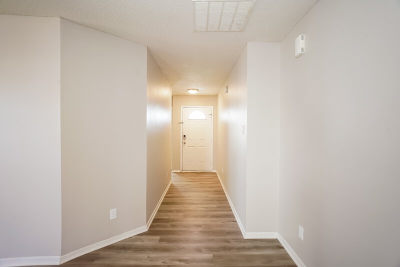 1,685/Mo, 3018 Everbloom Way Indianapolis, IN 46217 Foyer View