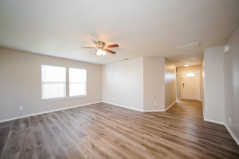 1,685/Mo, 3018 Everbloom Way Indianapolis, IN 46217 Living Room View 2