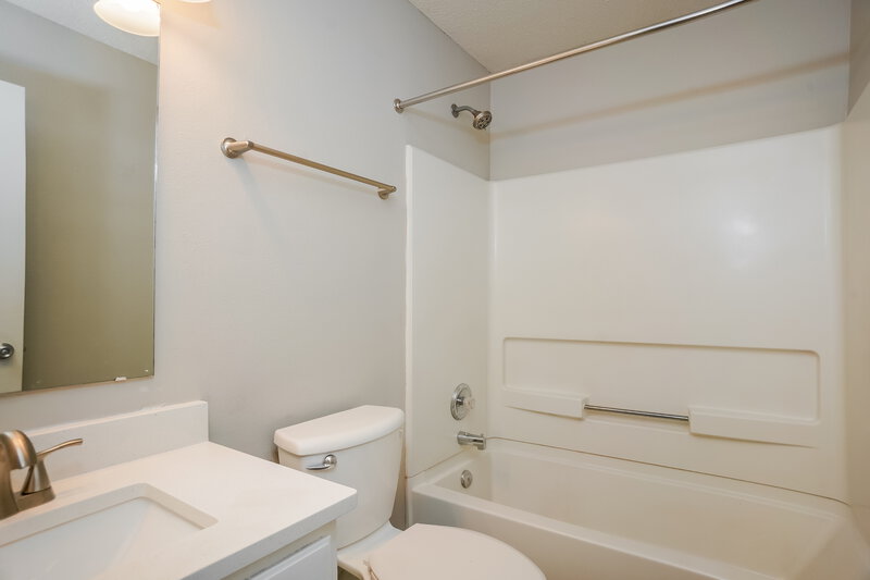1,685/Mo, 3018 Everbloom Way Indianapolis, IN 46217 Bathroom View
