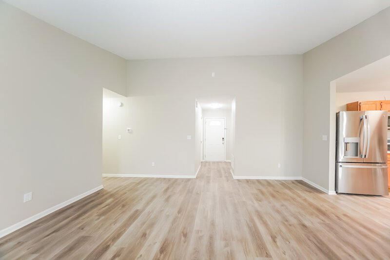 1,865/Mo, 19219 Prairie Crossing Dr Noblesville, IN 46062 Living Room View 3