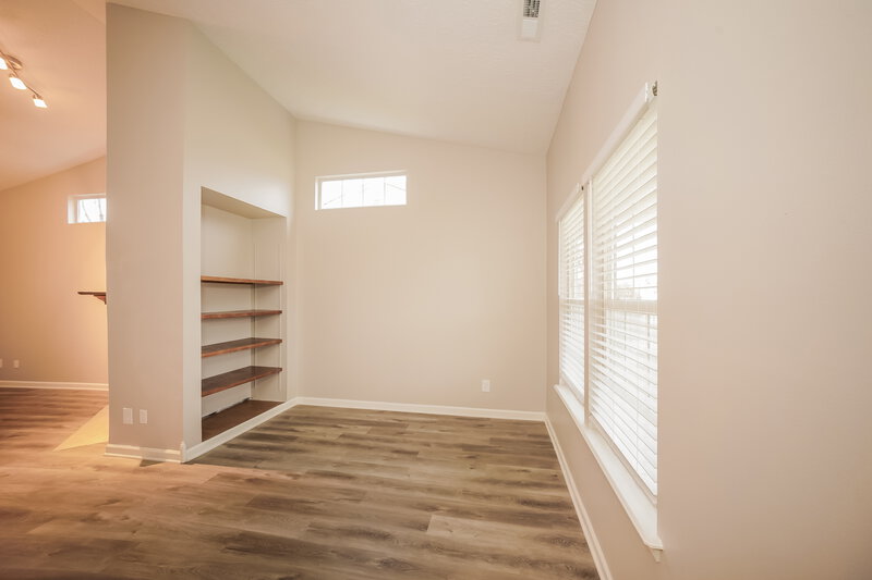 1,875/Mo, 6425 Meadowfield Dr Indianapolis, IN 46235 Misc View