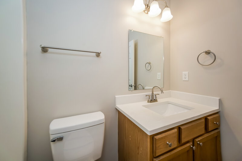 2,075/Mo, 5959 Gadsen Dr Plainfield, IN 46168 Bathroom View