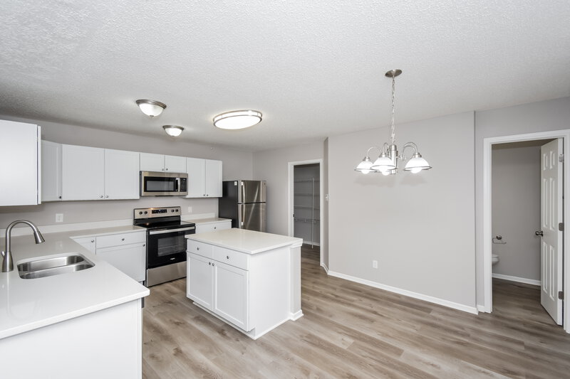 2,000/Mo, 12432 Bearsdale Dr Indianapolis, IN 46235 Breakfast Nook View