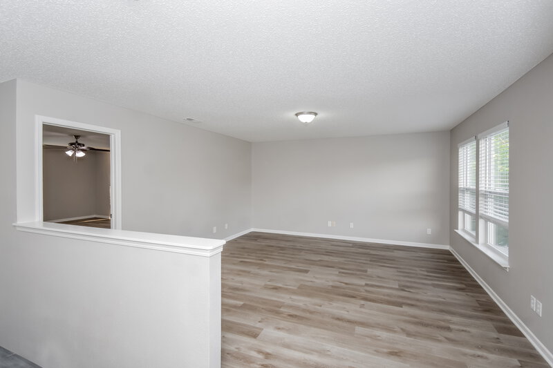 2,000/Mo, 12432 Bearsdale Dr Indianapolis, IN 46235 Family Room View
