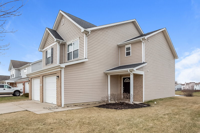1,800/Mo, 5854 High Grass Lane Indianapolis, IN 46235 Front View