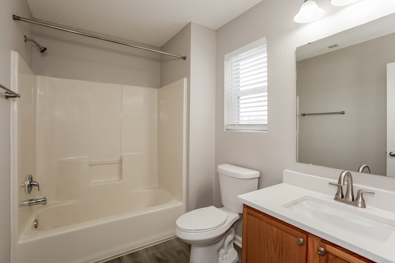 1,800/Mo, 5854 High Grass Lane Indianapolis, IN 46235 Bathroom View