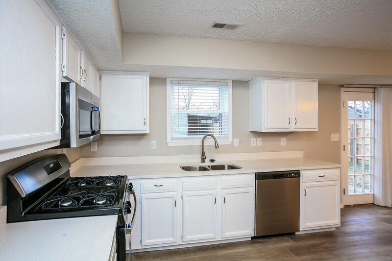 2,080/Mo, 2108 Jason Dr Lebanon, IN 46052 Kitchen View 2