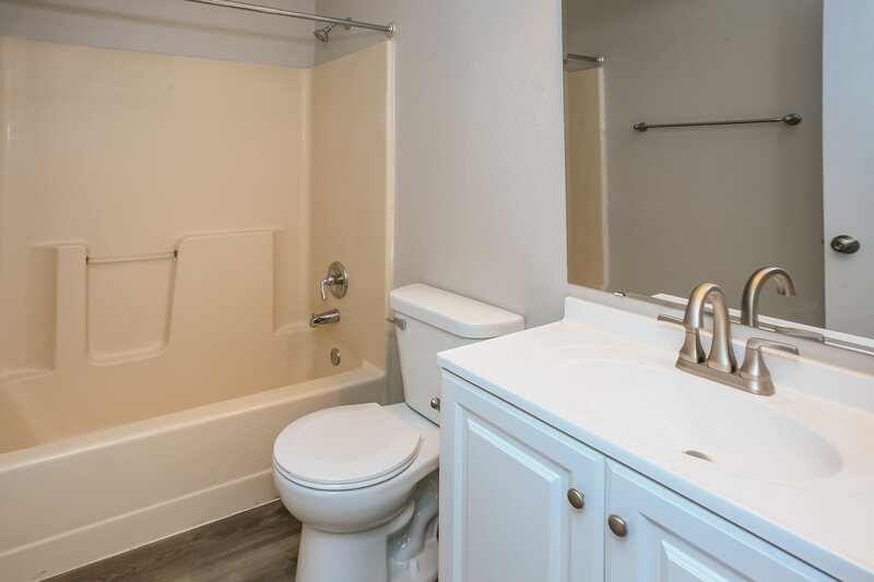 2,080/Mo, 2108 Jason Dr Lebanon, IN 46052 Main Bathroom View