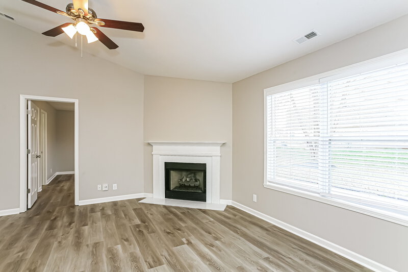 1,620/Mo, 2250 Midlothian Lane Indianapolis, IN 46214 Living Room View