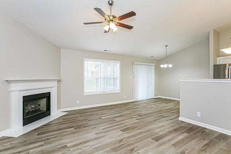 1,620/Mo, 2250 Midlothian Lane Indianapolis, IN 46214 Living Room View 2