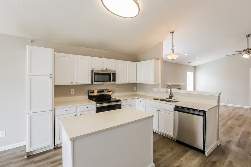 2,150/Mo, 6430 Glory Maple Ln Indianapolis, IN 46221 Misc View 3
