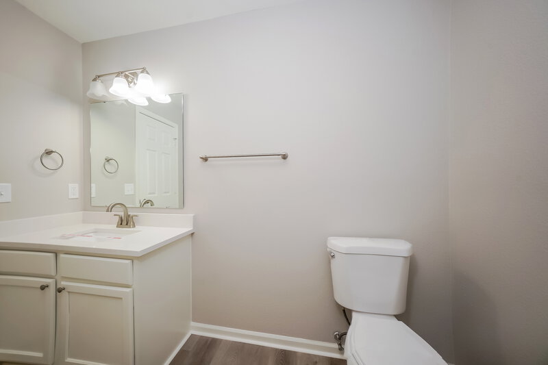 1,830/Mo, 118 Tinker Trl Greenfield, IN 46140 Bathroom View