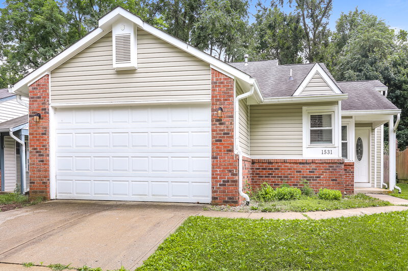 2,250/Mo, 1531 Creekside Ln Greenwood, IN 46142 External View
