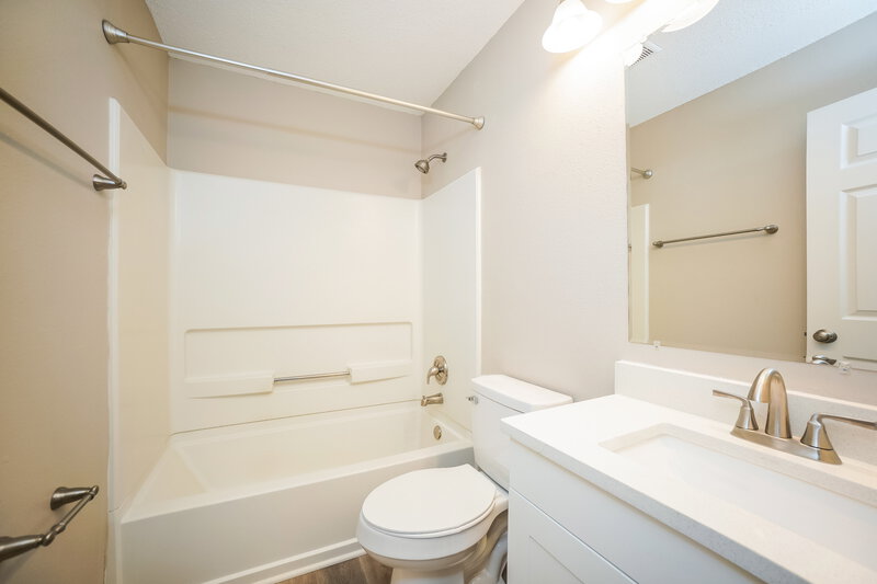 1,675/Mo, 3926 Candle Berry Dr Indianapolis, IN 46235 Bathroom View 2