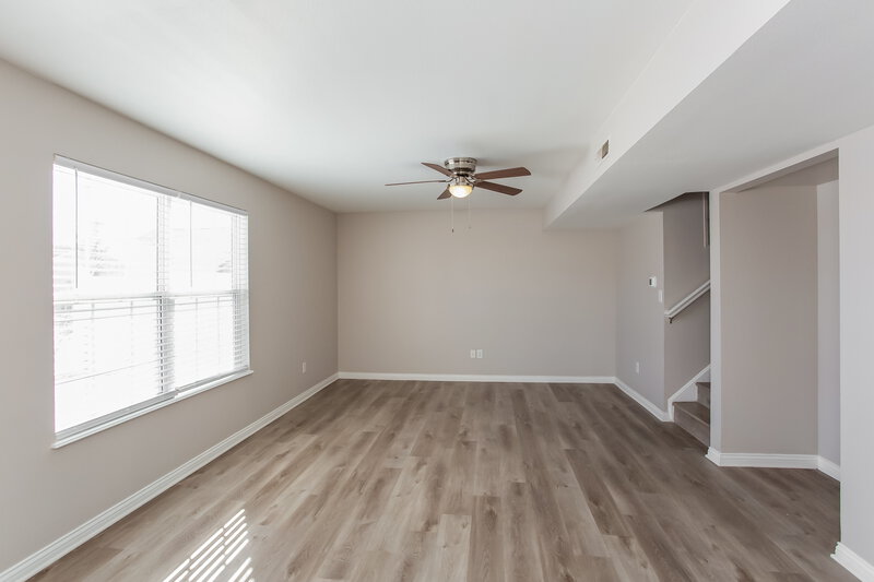 2,160/Mo, 1655 Kingen Dr Greenfield, IN 46140 Living Room View