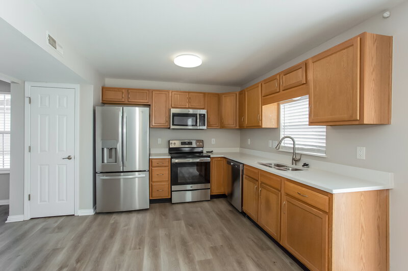 2,160/Mo, 1655 Kingen Dr Greenfield, IN 46140 Kitchen View