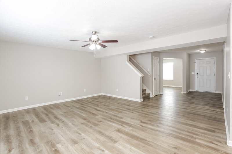 2,505/Mo, 8850 Benjamin Ln Avon, IN 46123 Living Room View 2