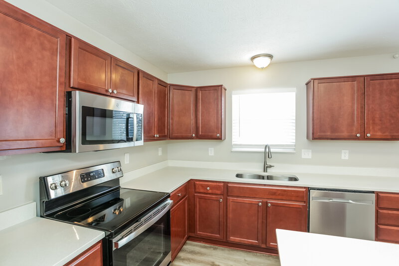 2,505/Mo, 8850 Benjamin Ln Avon, IN 46123 Kitchen View 2