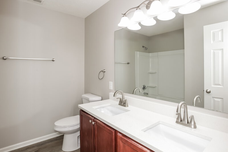 2,505/Mo, 8850 Benjamin Ln Avon, IN 46123 Bathroom View