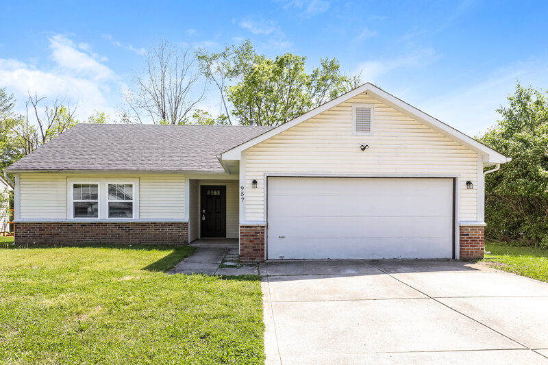 1,845/Mo, 957 Country Ln Indianapolis, IN 46217 External View