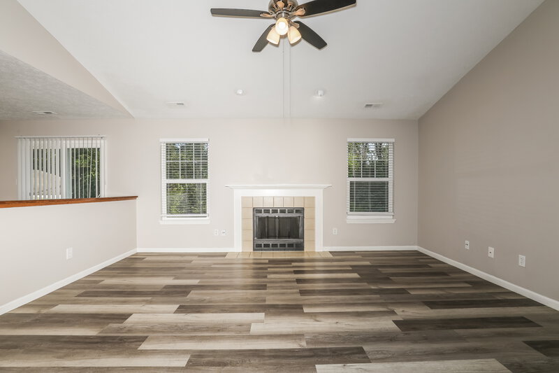 1,845/Mo, 957 Country Ln Indianapolis, IN 46217 Living Room View