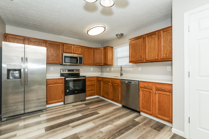 1,845/Mo, 957 Country Ln Indianapolis, IN 46217 Kitchen View