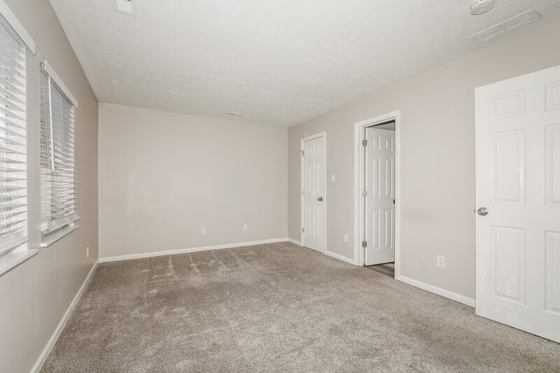 1,845/Mo, 957 Country Ln Indianapolis, IN 46217 Main Bedroom View