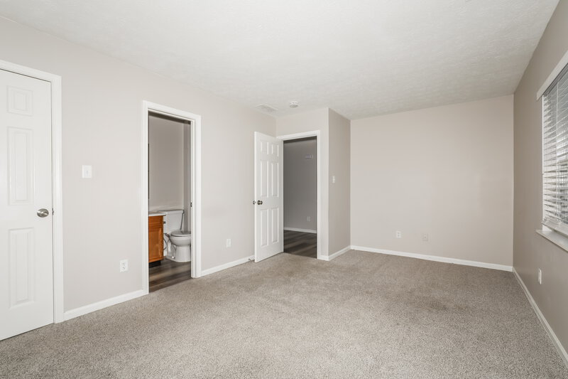 1,845/Mo, 957 Country Ln Indianapolis, IN 46217 Main Bedroom View 2