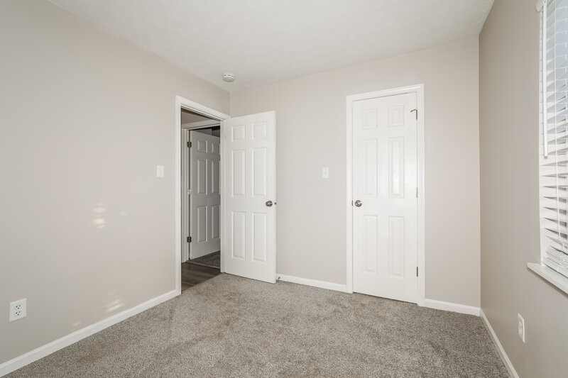1,845/Mo, 957 Country Ln Indianapolis, IN 46217 Bedroom View 2