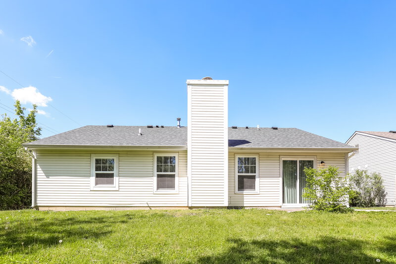 1,845/Mo, 957 Country Ln Indianapolis, IN 46217 Rear View