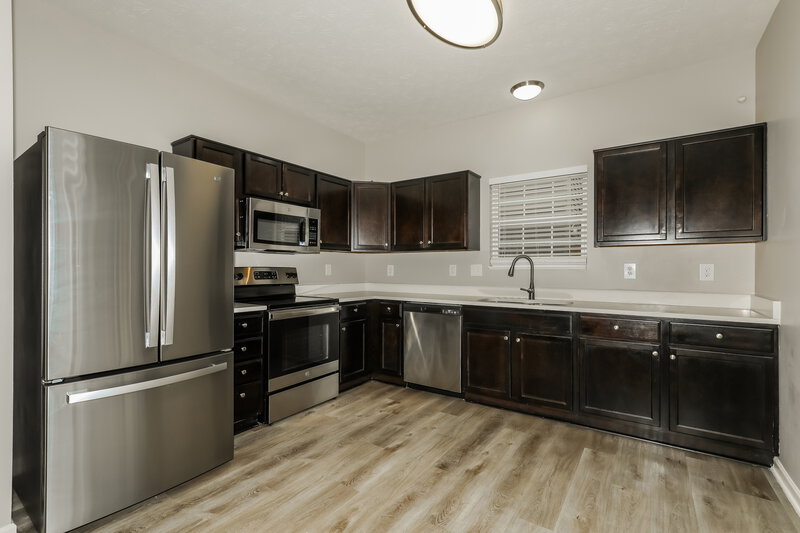 1,785/Mo, 2232 Schoolmarm Dr Greenfield, IN 46140 Kitchen View 3