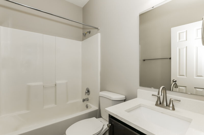 1,785/Mo, 2232 Schoolmarm Dr Greenfield, IN 46140 Bathroom View