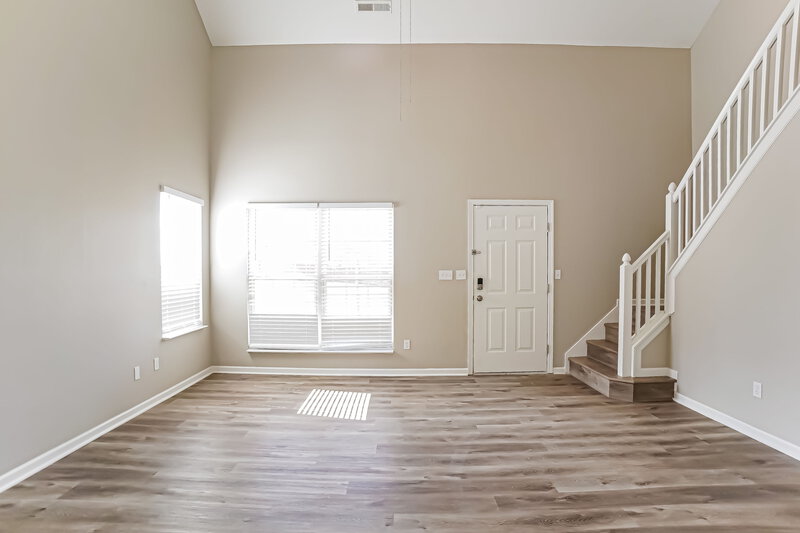 2,000/Mo, 3033 Lodgepole Dr Whiteland, IN 46184 Living Room View 2