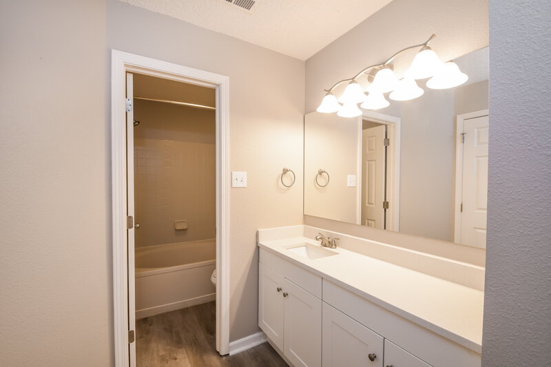 1,955/Mo, 16753 Aulton Dr Noblesville, IN 46060 Main Bathroom View