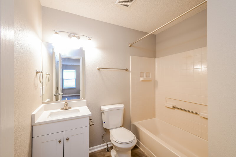 1,955/Mo, 16753 Aulton Dr Noblesville, IN 46060 Bathroom View
