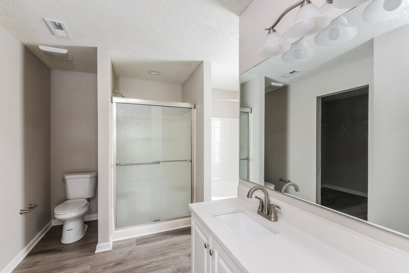 2,400/Mo, 5978 N Rockingham Ln McCordsville, IN 46055 Main Bathroom View