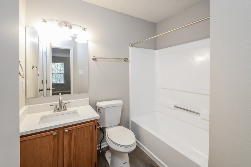 1,945/Mo, 6670 Black Antler Cir Indianapolis, IN 46217 Bathroom View 2