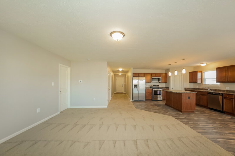 2,480/Mo, 1503 Lexington Trl Greenfield, IN 46140 Living Room View 2